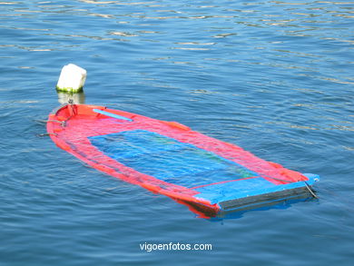Barcas de remo. Veleros y barcas de remo.