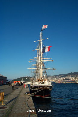 Sailboats - Sailing ships
(Sailboats and rowboats)
. 