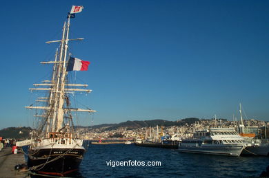 Sailboats - Sailing ships
(Sailboats and rowboats)
. 