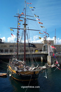Sailboats - Sailing ships
(Sailboats and rowboats)
. 