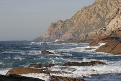 Acantilados de las Islas C�es (Vigo). 