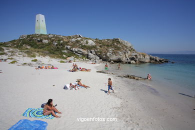 Are��a beach
(Beaches of cies the islands )
. 