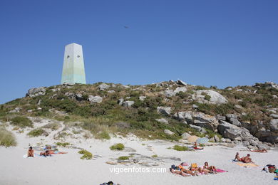 Are��a beach
(Beaches of cies the islands )
. 