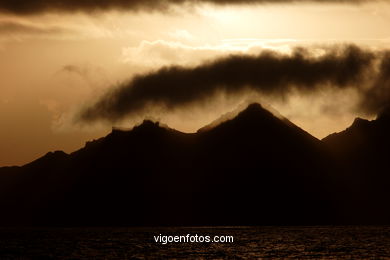 Vistas de las Islas Cíes desde el mar.