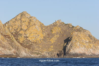 Vistas de las Islas Cíes desde el mar.