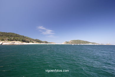 Vistas de las Islas Cíes desde el mar.