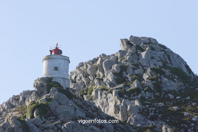 Faro dos Bicos (Isla Sur) - Islas C�es (Vigo). 