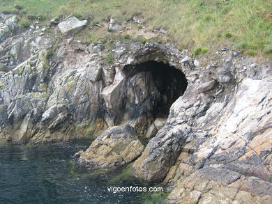 The rocky coast
(Landscapes of the islands)
. 