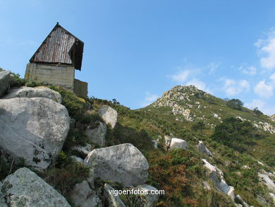 Observatorios de aves en las Islas Cíes (Vigo).