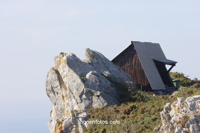 Observatorios de aves en las Islas Cíes (Vigo).