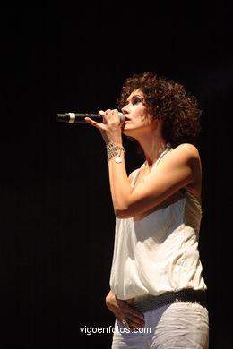 Semem up - Alberto Comesa�a. Conciertos de Castrelos 2006. 