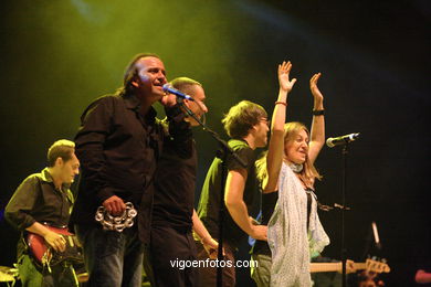 Los secretos (�lvaro Urquijo). Concierto 100 a�os Estrella Galicia. Auditorio de m�sica de Castrelos (12/08/2006). 