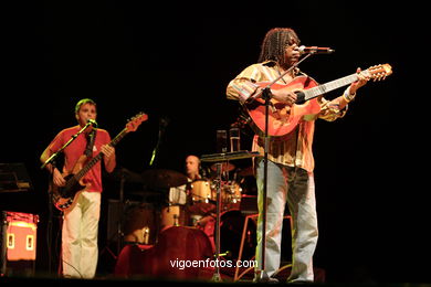 Milton Nascimiento (12/07/2006) - Auditorio de Castrelos. Festival de Música 'Para Vigo me voy'.