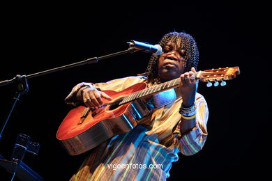 Milton Nascimiento (12/07/2006) - Auditorio de Castrelos. Festival de Música 'Para Vigo me voy'.
