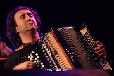 Rabih Abou-Khalil Group (29/06/2006) - Plaza da Estrela - Festival de Jazz Imaxinasons 2006 - Vigo. 