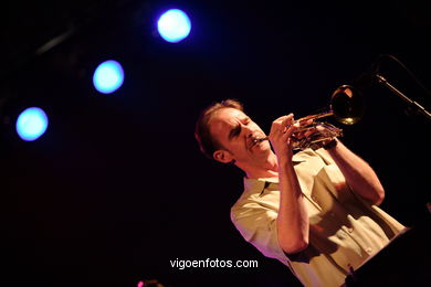 José María Carlés (01/07/2006) - Plaza da Estrela - Festival de Jazz Imaxinasons 2006 - Vigo.