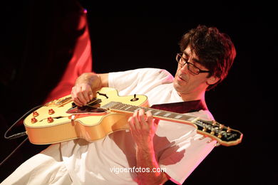 Emilio Huete (17/06/2006) - Auditorio Martín Códax - Festival de Jazz Imaxinasons 2006 - Vigo.