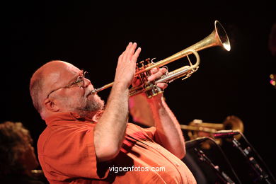 Williem Breuker Kollektief (30/06/2006) - Plaza da Estrela - Festival de Jazz Imaxinasons 2006 - Vigo.