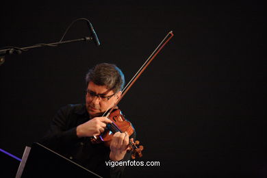 Luis Vidal - Vermeer (24/06/2006) - Martín Códax - Festival de Jazz Imaxinasons 2006 - Vigo.