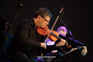 Luis Vidal - Vermeer (24/06/2006) - Martín Códax - Festival de Jazz Imaxinasons 2006 - Vigo.