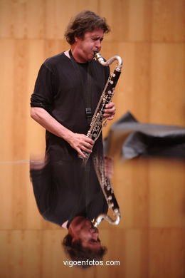 Louis Sclavis - Masterclass
(Jazz - Imaxinasons 2006)
. 