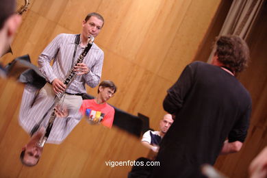 Louis Sclavis - Masterclass
(Jazz - Imaxinasons 2006)
. 