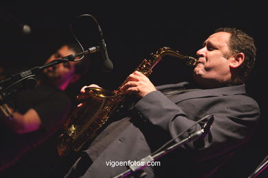 Gilad Atzmon & The Orient House Ensemble. Jazz - Imaxinasons 2007. 