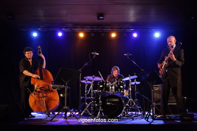 Carlos Bica & Tr�o Azul. Jazz - Imaxinasons 2007. 