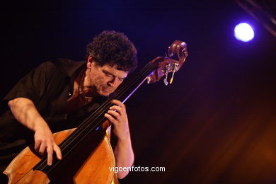 Carlos Bica & Tr�o Azul. Jazz - Imaxinasons 2007. 