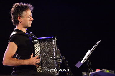 Renaud Garc�a-Fons & Jean-Louis Matinier -  Auditorium Mart�n C�dax (22/06/2007) - Festival of Jazz Imaxinasons 2007 - Vigo (Spain). 