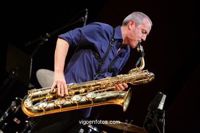 Henri Texier Strada Sextet - Auditorium Municipal (28/06/2007) - Festival of Jazz Imaxinasons 2007 - Vigo (Spain).