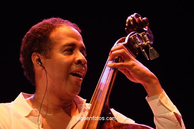 Trio (Stanley Clarke, Bela Fleck y Jean Luc Ponty) - Centro Cultural Caixanova - Jazz Festival Imaxinasons.