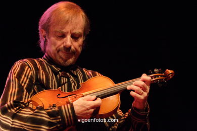 Trio (Stanley Clarke, Bela Fleck y Jean Luc Ponty) - Centro Cultural Caixanova - Jazz Festival Imaxinasons.