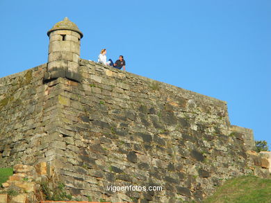 Muralla del Castillo de San Sebastián
- (Ver mapa).