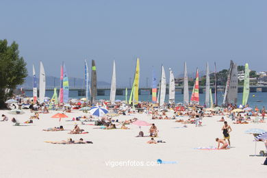 II Raid Rías Baixas de Catamaranes a Vela - Salida en playa del Vao.