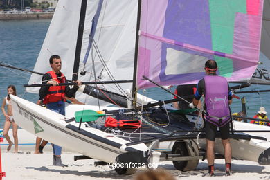 II Raid Rías Baixas de Catamaranes a Vela - Salida en playa del Vao.
