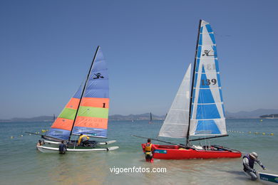 II Raid R�as Baixas de Catamaranes a Vela - Salida en playa del Vao. 