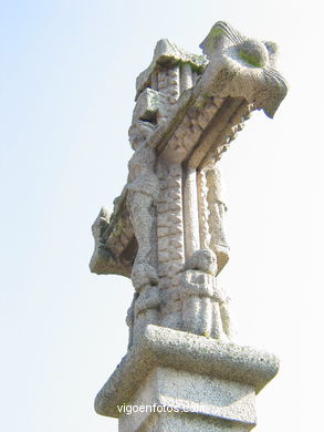 Cruceiro del Cementerio de Alcabre
- (Ver mapa).
