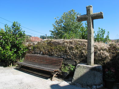 Cruz en iglesia de Bembrive
-  (Ver mapa). 