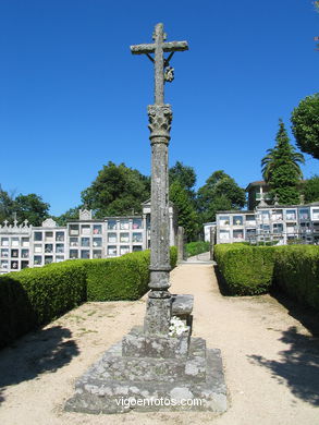Cruceiro del cementerio de Cabral
-  (Map location). 
