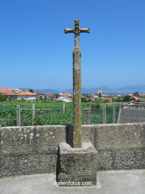 Cruceiro de la Iglesia de Oia
- (Ver mapa).