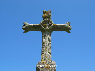 Cruceiro de la Iglesia de Oia
- (Ver mapa).