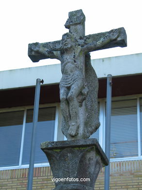 Cruceiro detrás del Colegio de la Tintureira
- (Map location).
