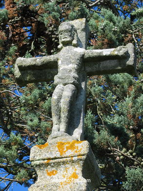 Cruceiro junto a la Ermita de la Gu�a
-  (Ver mapa). 