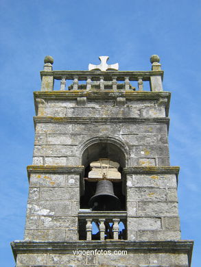 Iglesia de Bouzas. Iglesias parroquiales.