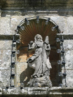 Iglesia Santa Mari�a de Cabral  (1447)
-  (Ver mapa). 