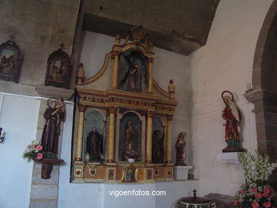 Iglesia de Oia  (CTRA IGREXA ROTEAS)
-  (Ver mapa). 