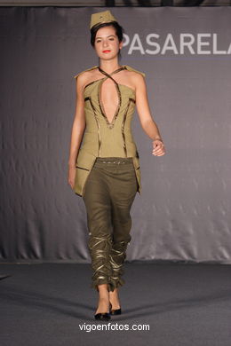 Chaglayan Cep - Sandra Gim�nez
(Runway Fashion of young fashion designer 2005)
. 