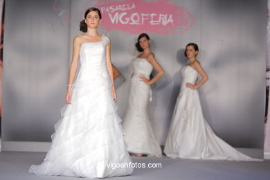 WEDDING DRESSES. COLLECTION 2010. RUNWAY FASHION. PRONOVIAS