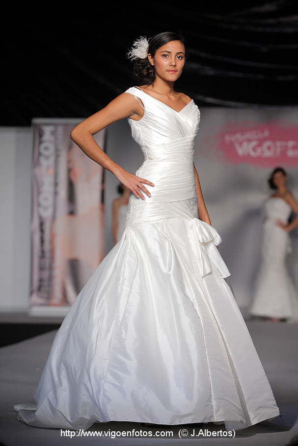 PHOTOS OF WEDDING DRESSES. COLLECTION 2010. RUNWAY FASHION. PRONOVIAS PHOTOS OF WEDDING DRESSES. COLLECTION 2010. RUNWAY FASHION. PRONOVIAS